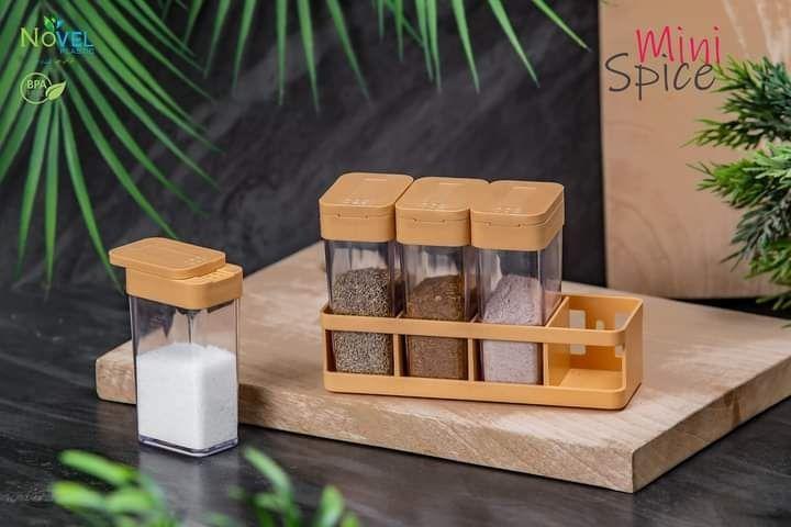 4 in 1 Novel Mini Crystal Spice Jars With Stand